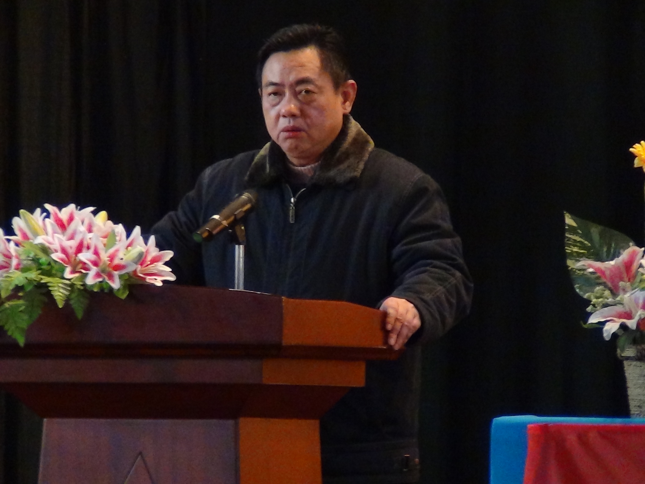 2校党委书记文烨作动员报告.JPG