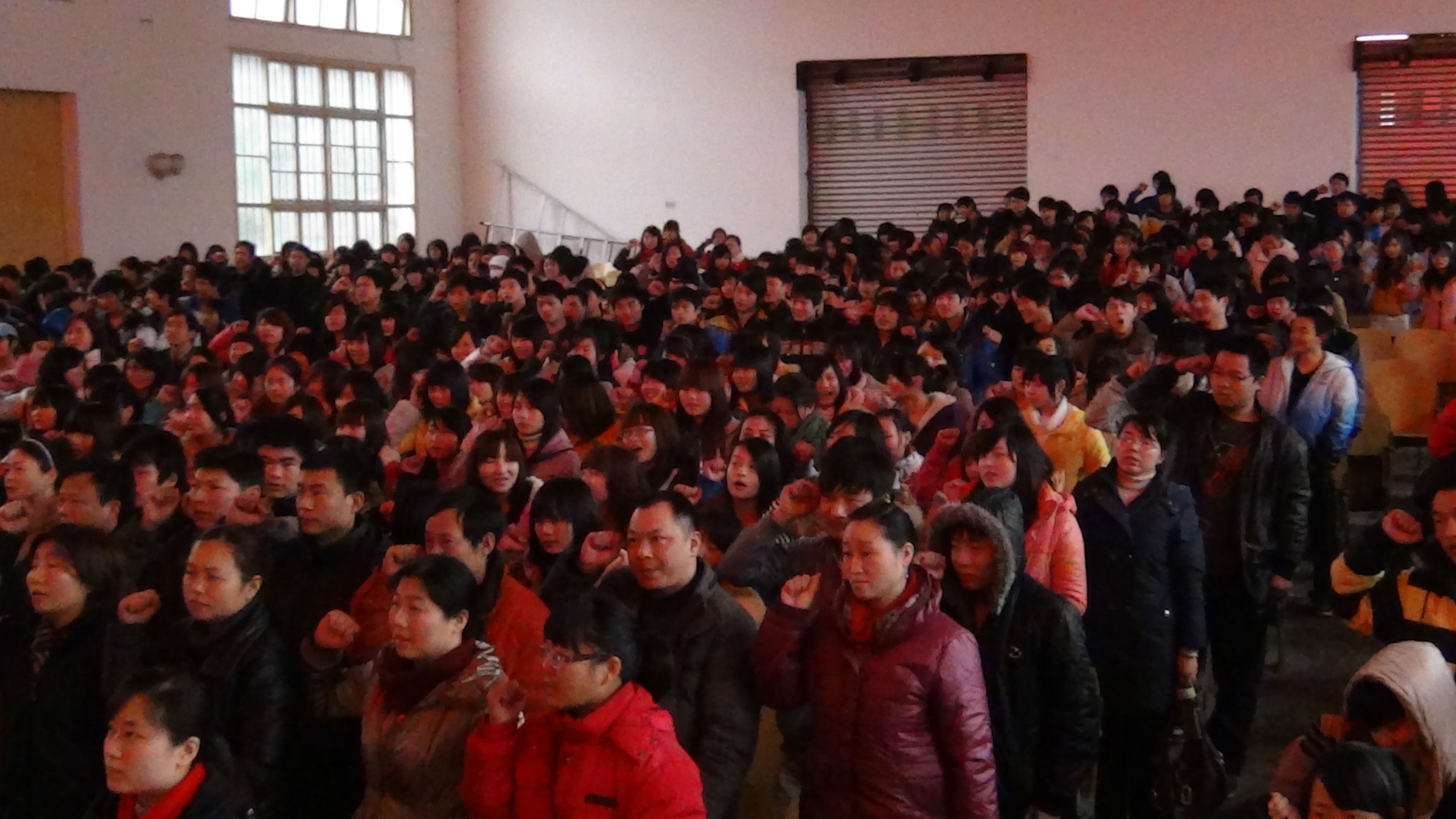 8全体师生向告别不文明行为宣誓.JPG